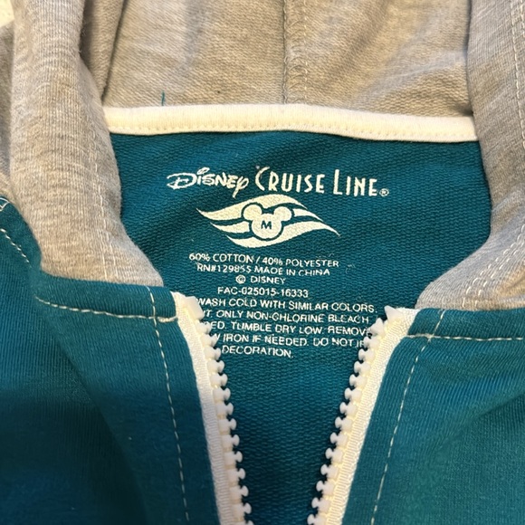 Disney cruise sweater Medium brand New - Picture 10 of 13